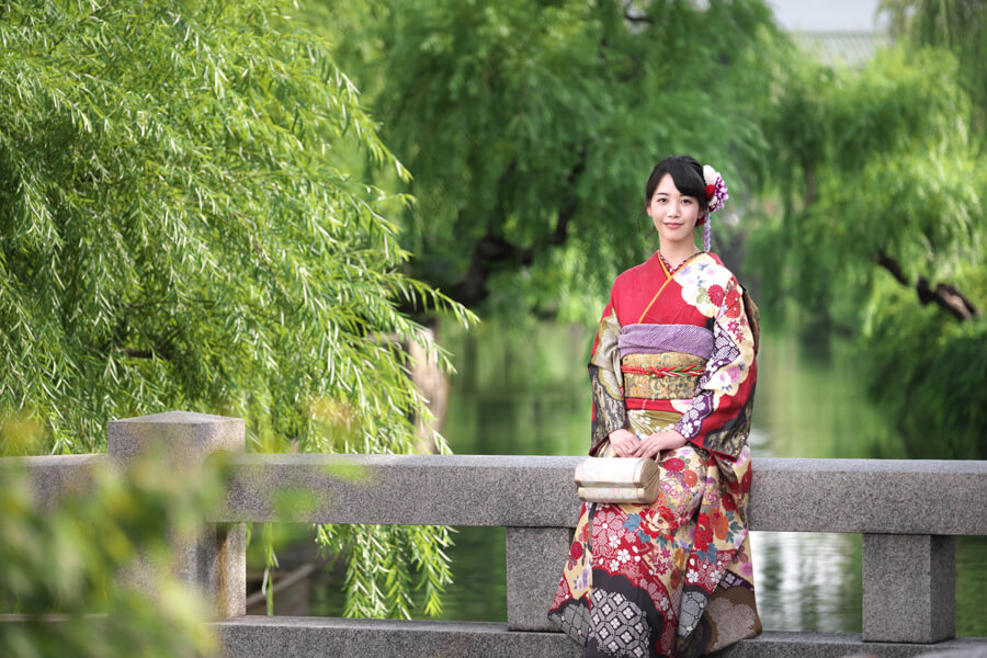 岡山市・倉敷市の成人式写真。四季折々の美しい風景と共に輝かしい晴れ姿を撮影するロケーションフォトプラン